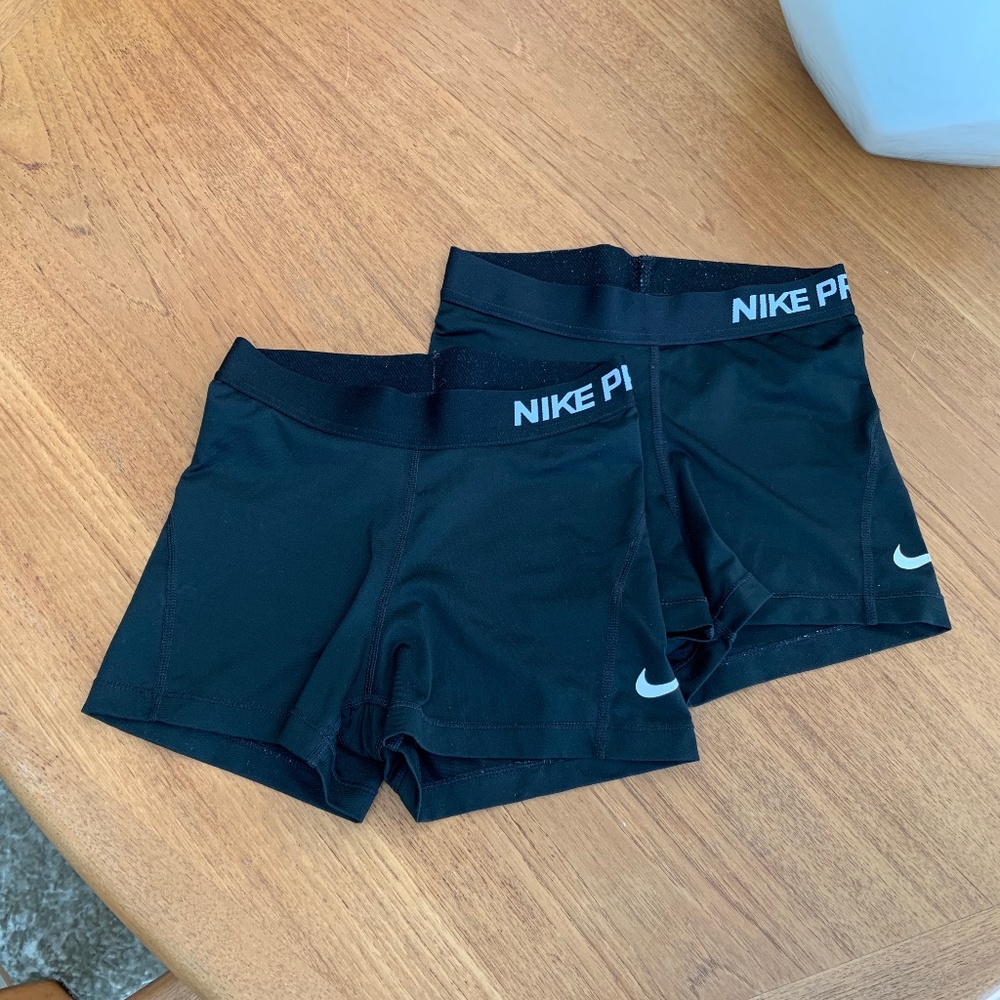 Nike Pros- Black
